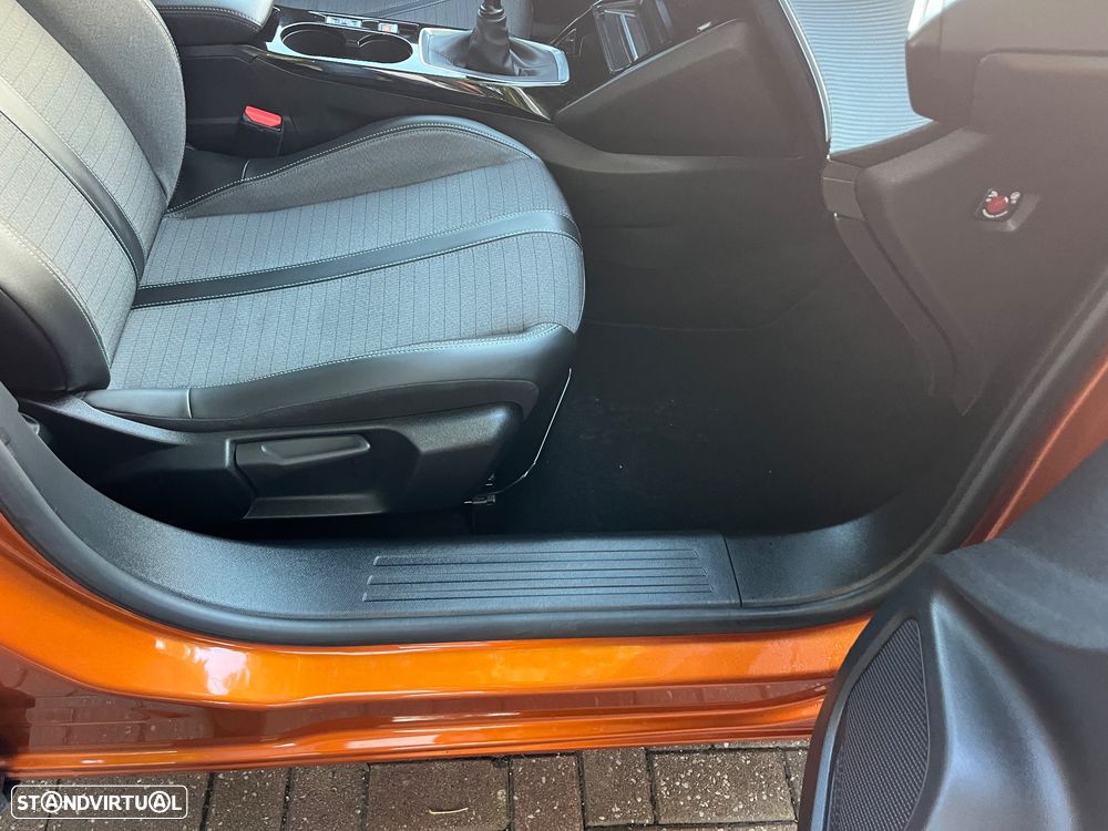 Peugeot 2008 PureTech 100 Allure - 29