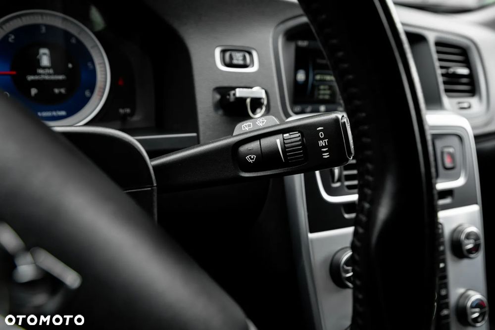 Volvo V60 D3 Geartronic RDesign - 26