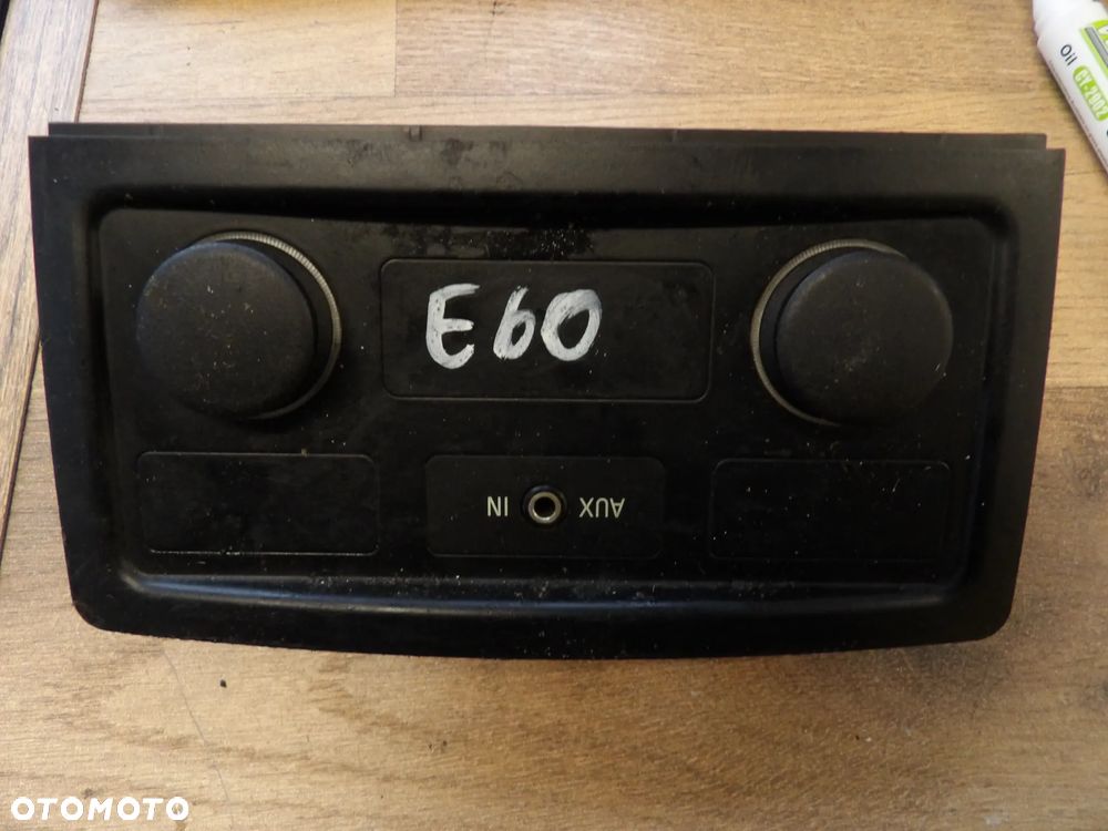 BMW - E60,E61 - TUNEL ŚRODKOWY ZAPALNICZKI - 9117364 - 1