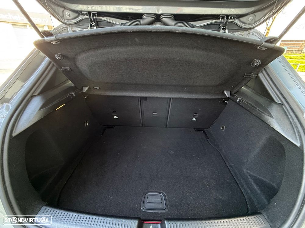 Mercedes-Benz A 180 7G-DCT Special Edition - 14