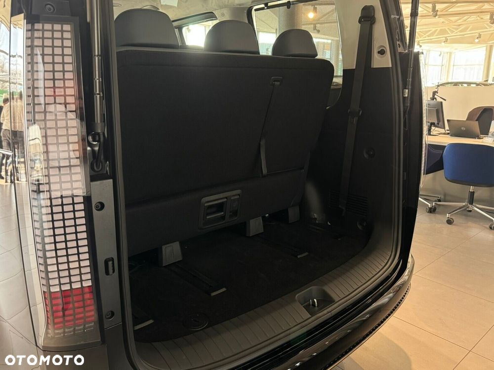 Hyundai Staria 1.6 T-GDI HEV Luxury - 19