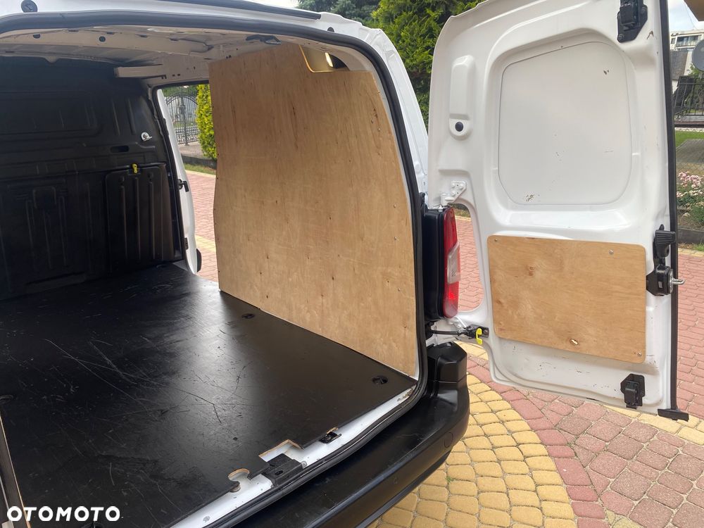 Citroën BERLINGO 1.6 HDI, MAX długi, 3-osobowy, klimatyzacja, zakupiony w salonie w Rzeszowie, bezwypadkowy - 13