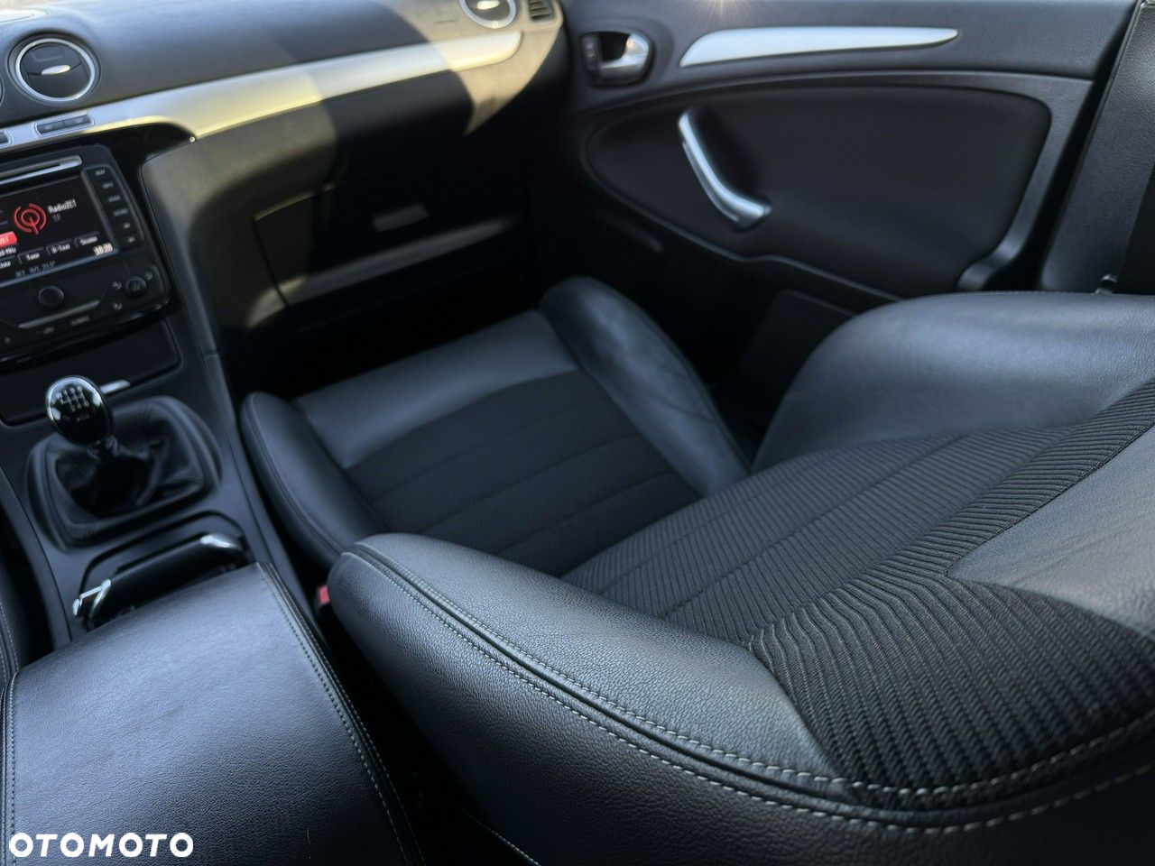Ford S-Max - 25