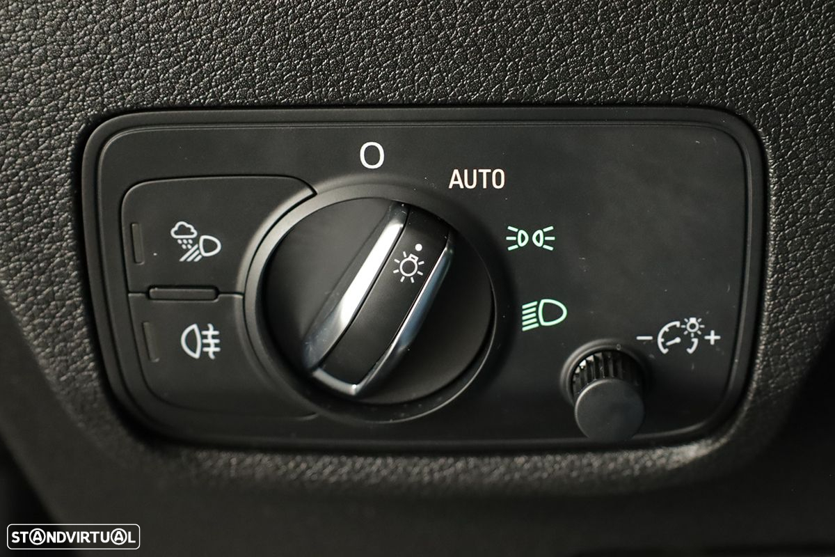 Audi Q2 1.6 TDI Design - 17