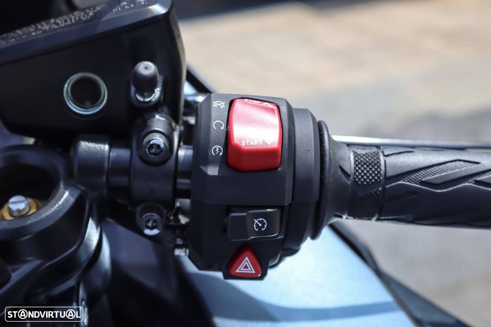 Suzuki Hayabusa Gsx -R 1300 - 8