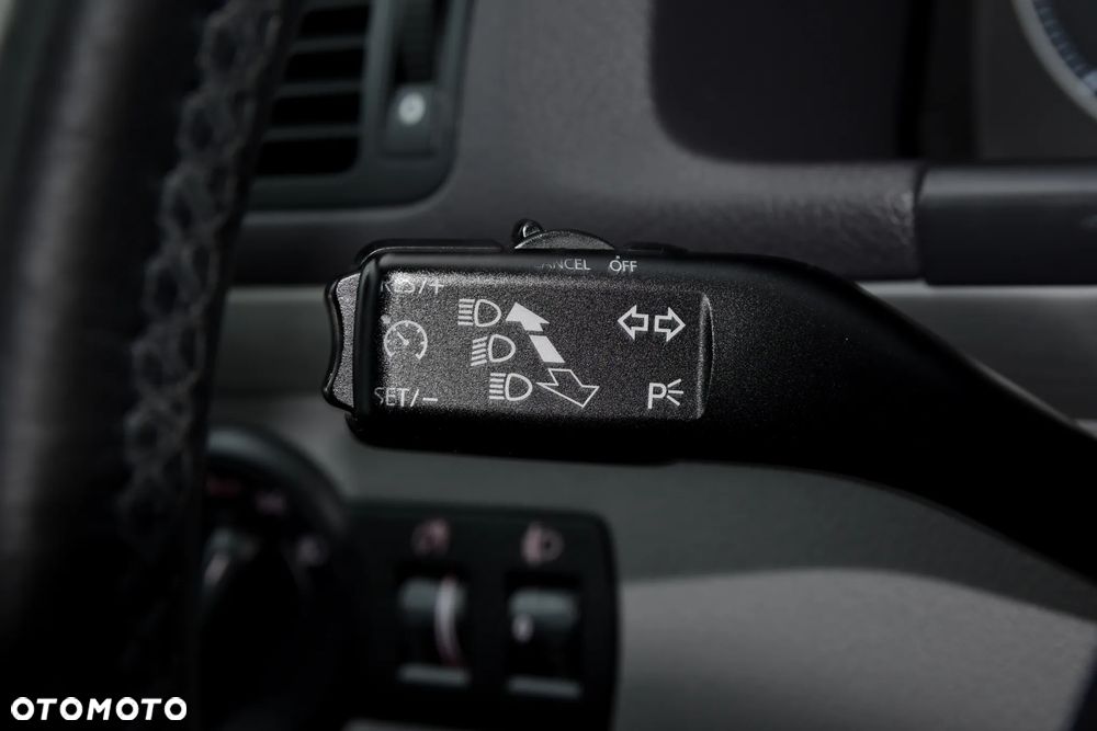 Volkswagen Touran 1.4 TSI DSG Conceptline - 23