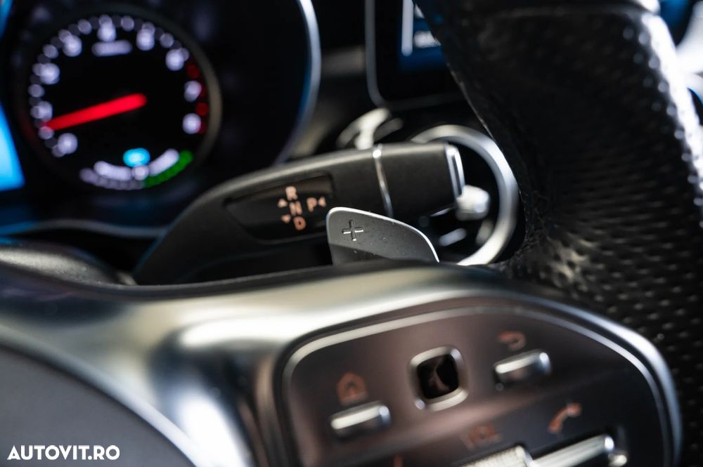 Mercedes-Benz GLC Coupe 300 e 4Matic 9G-TRONIC AMG Line - 24