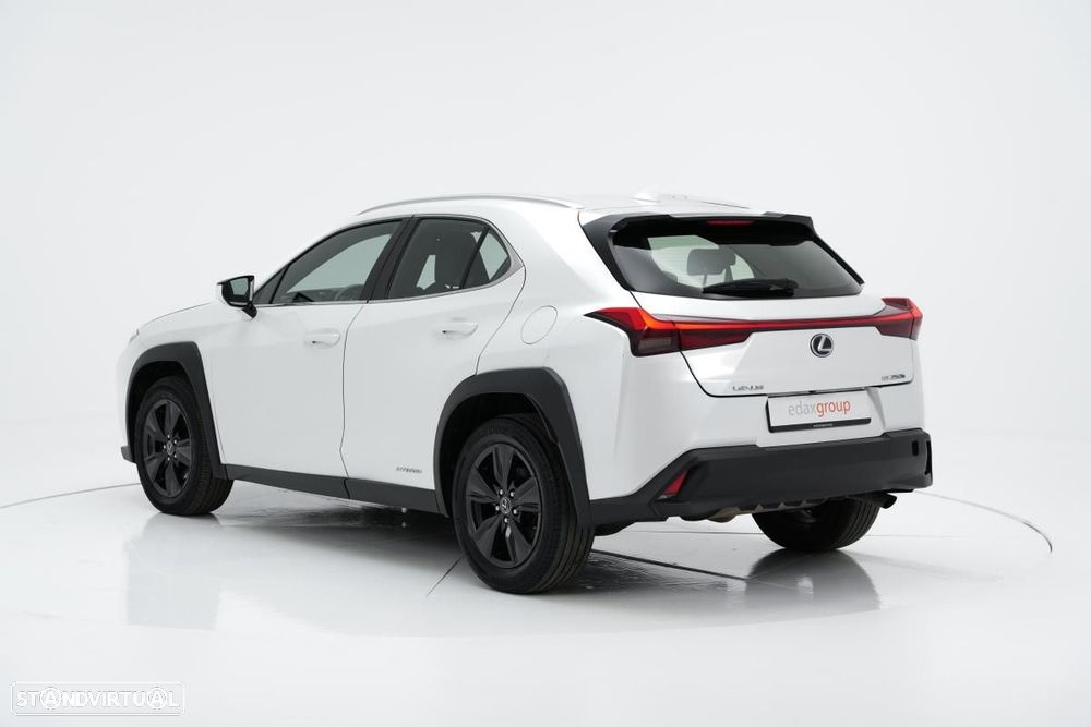 Lexus UX 250h Business - 4
