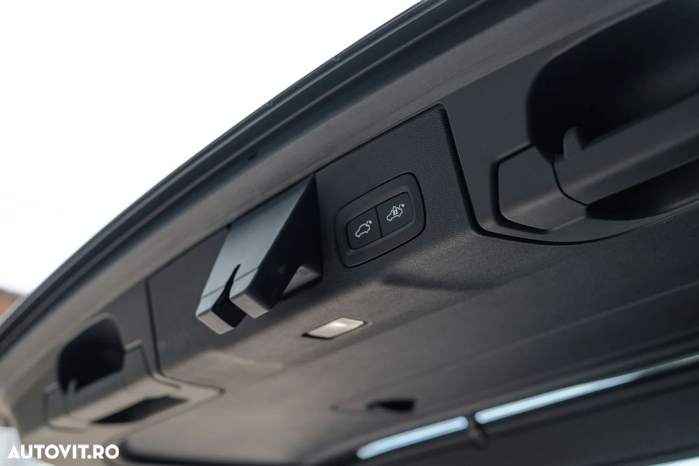 Volvo XC 60 B4 D Plus Bright - 29