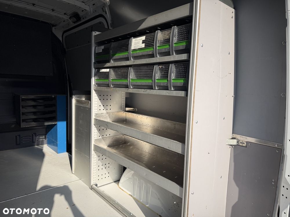 Mercedes-Benz Sprinter - 30