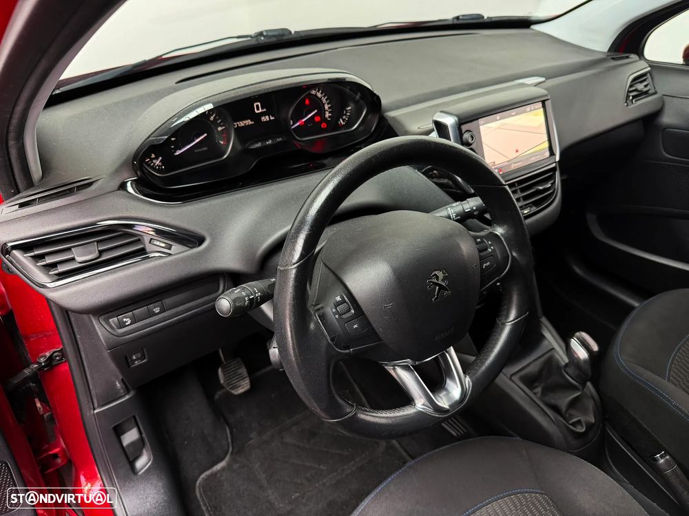 Peugeot 208 1.2 PureTech Signature - 8