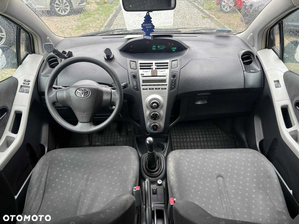 Toyota Yaris - 5