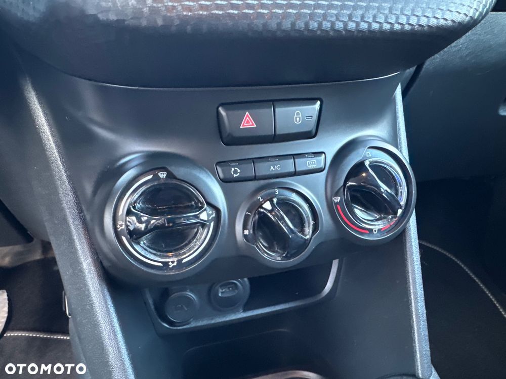 Peugeot 208 PureTech 82 Stop & Start Signature - 34