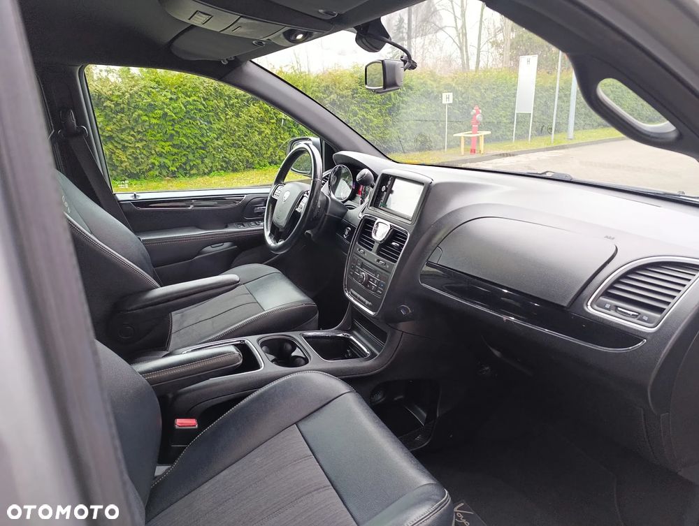 Lancia Voyager 2.8CRD S - 14