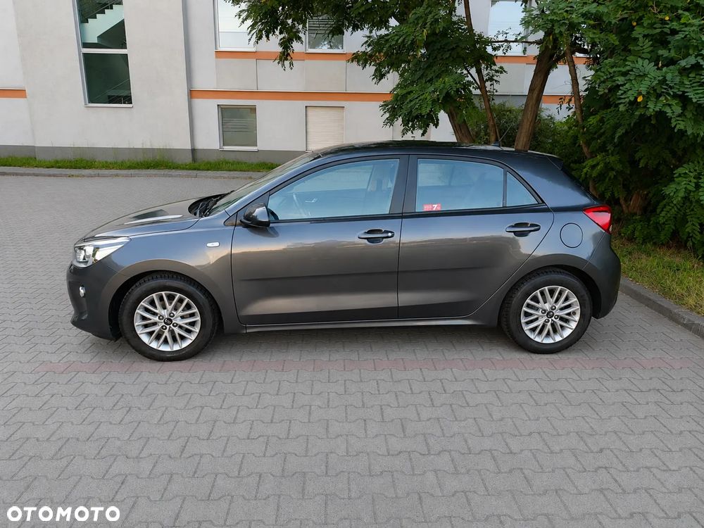 Kia Rio 1.2 L - 3