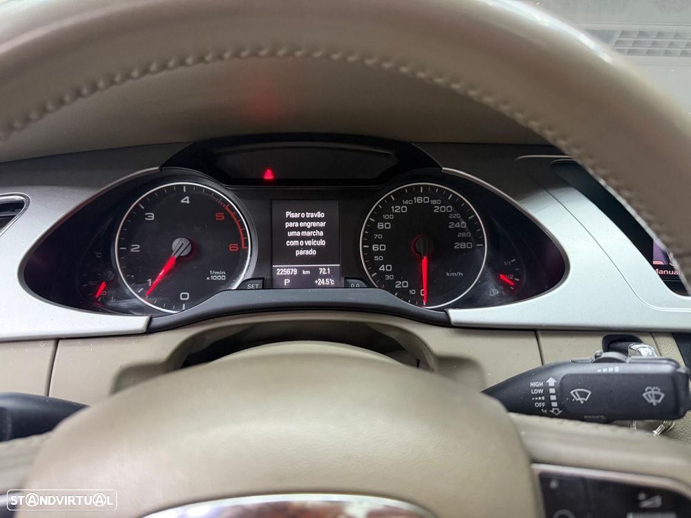 Audi A4 2.0 TDI exclusive Multitronic - 25