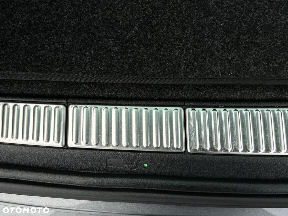 Skoda Superb 2.0 TDI SCR 4x4 L&K DSG - 34