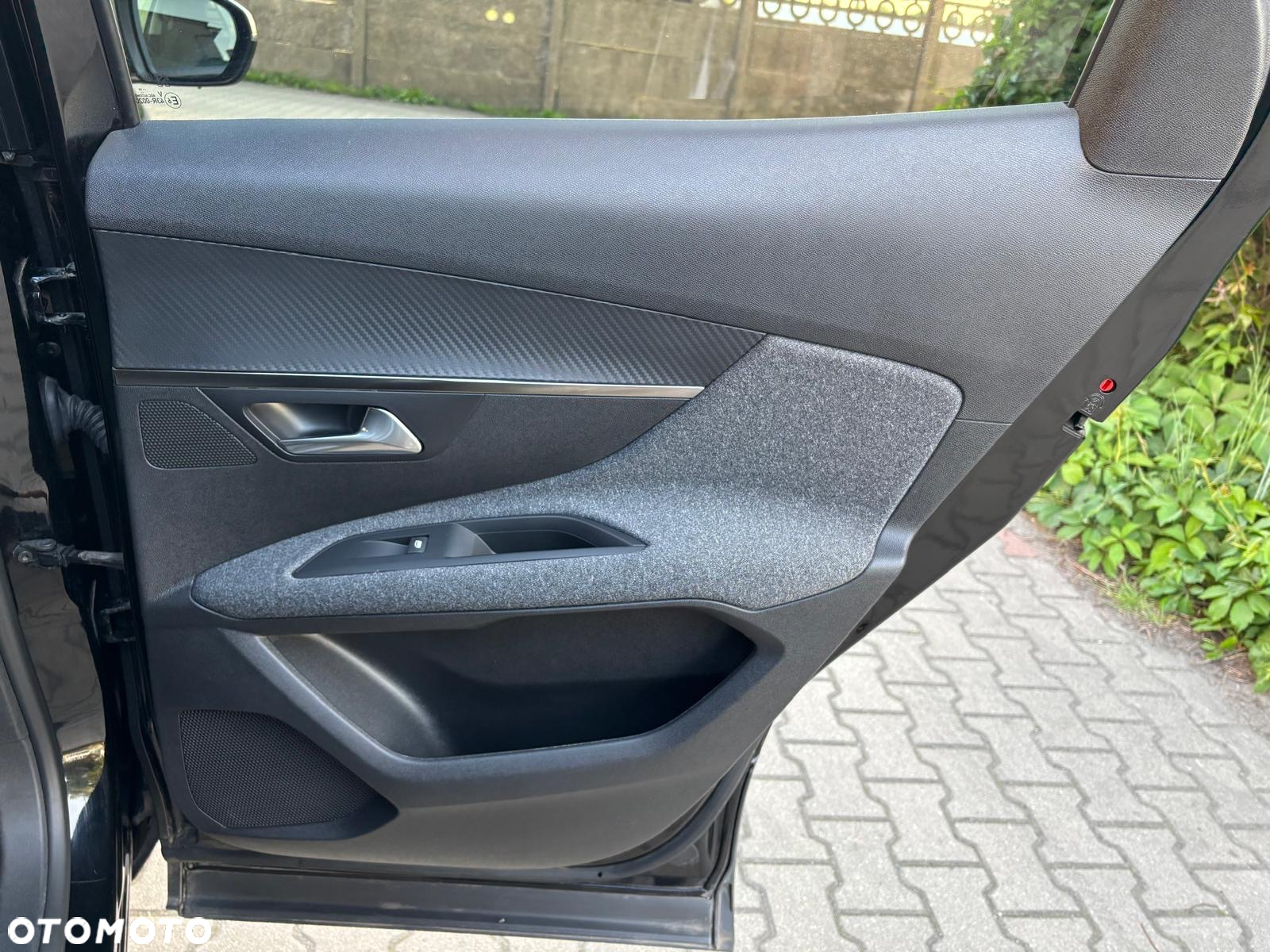 Peugeot 3008 1.2 PureTech Active S&S EAT6 - 15