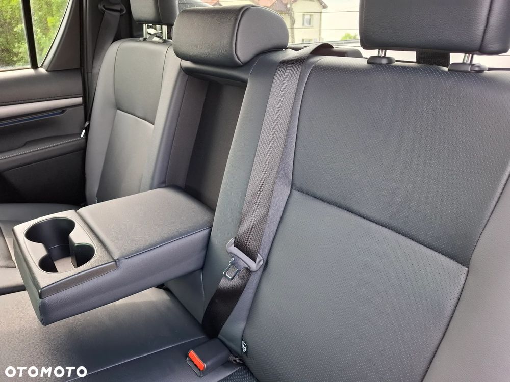 Toyota Hilux 2.8 D-4D Double Cab Invincible 4x4 - 11