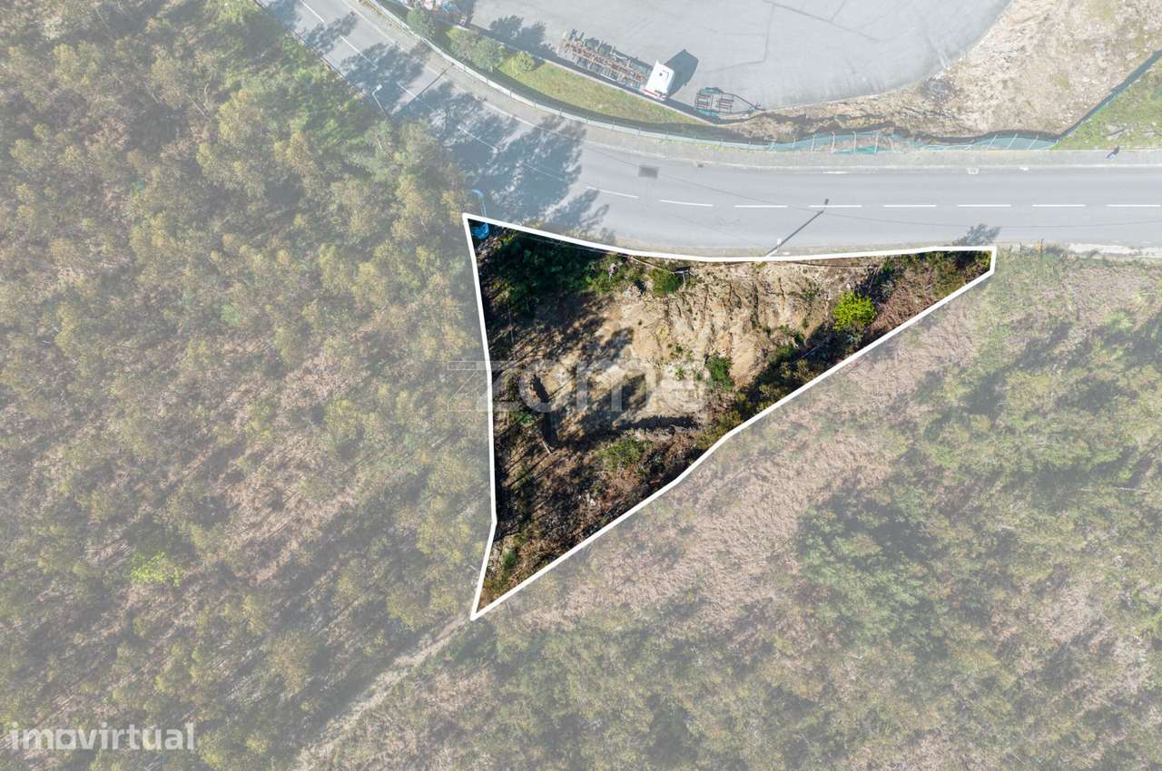 Terreno Urbano com 626 m2 em Silva Escura, Maia - Grande imagem: 3/25