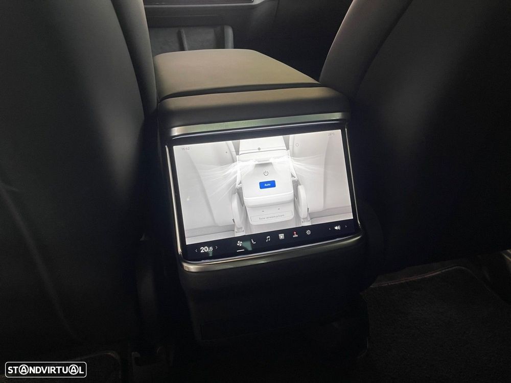 Tesla Model X Plaid - 9