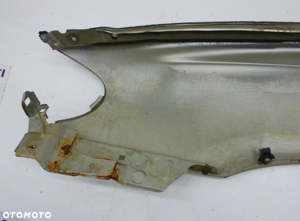 Nissan Almera  N16 Błotnik Prawy przód - 6