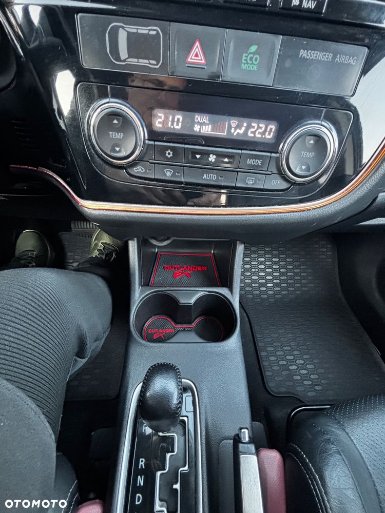 Mitsubishi Outlander 2.0 Intense + Navi 4WD CVT - 4