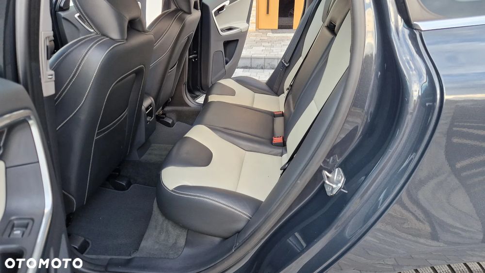 Volvo XC 60 D5 AWD Summum - 23
