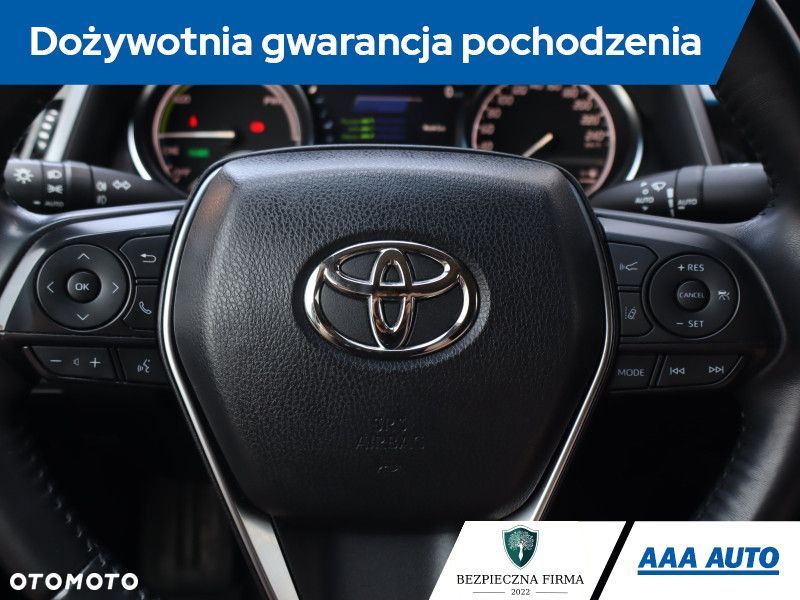 Toyota Camry - 21