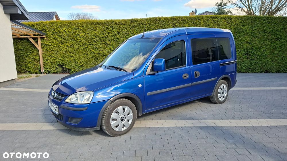 Opel Combo Tour - 1