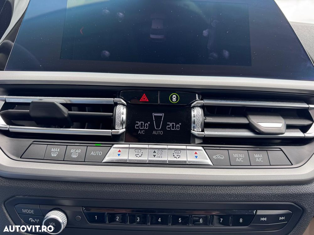 BMW Seria 3 320i AT - 29