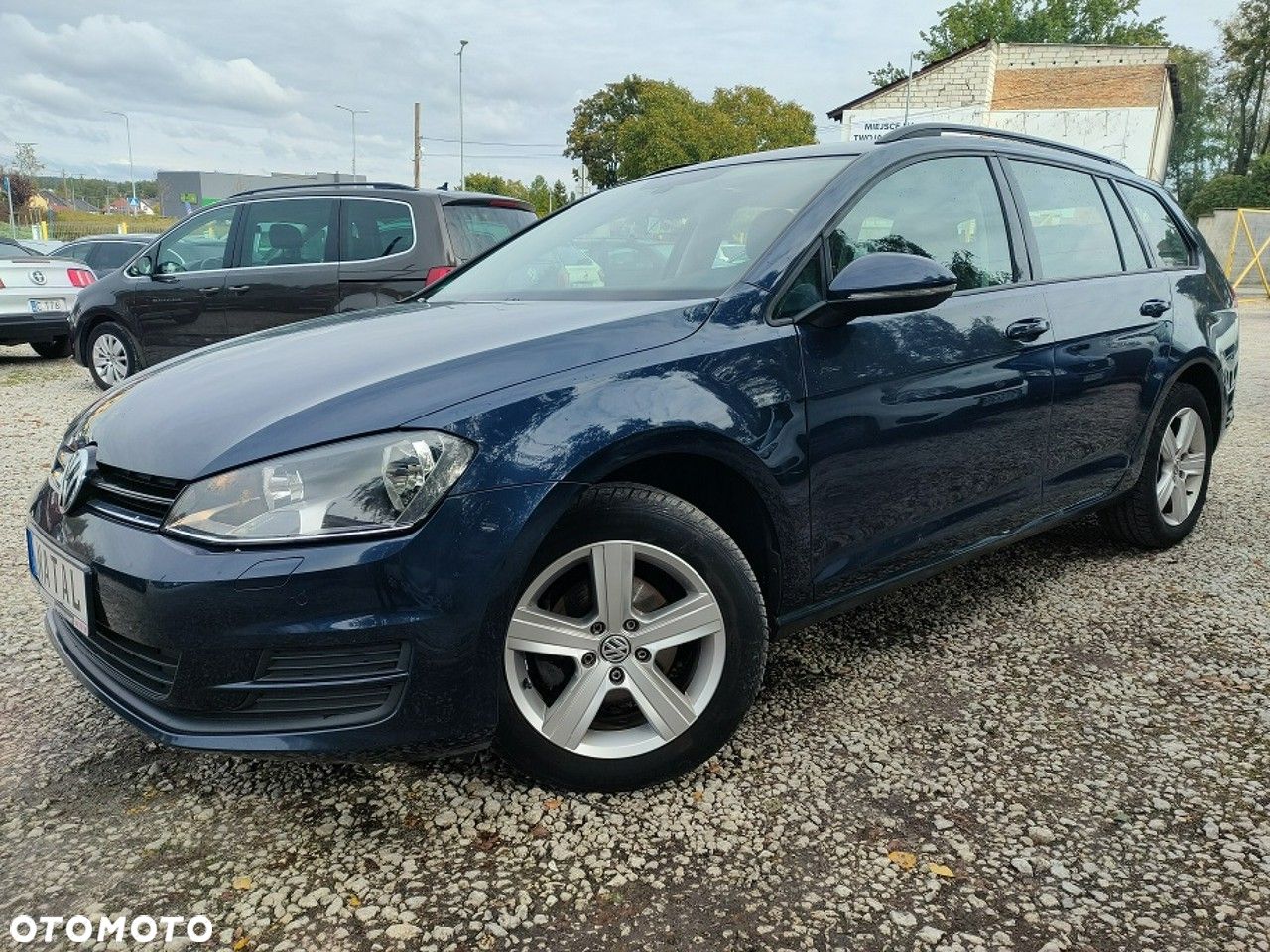 Volkswagen Golf - 1