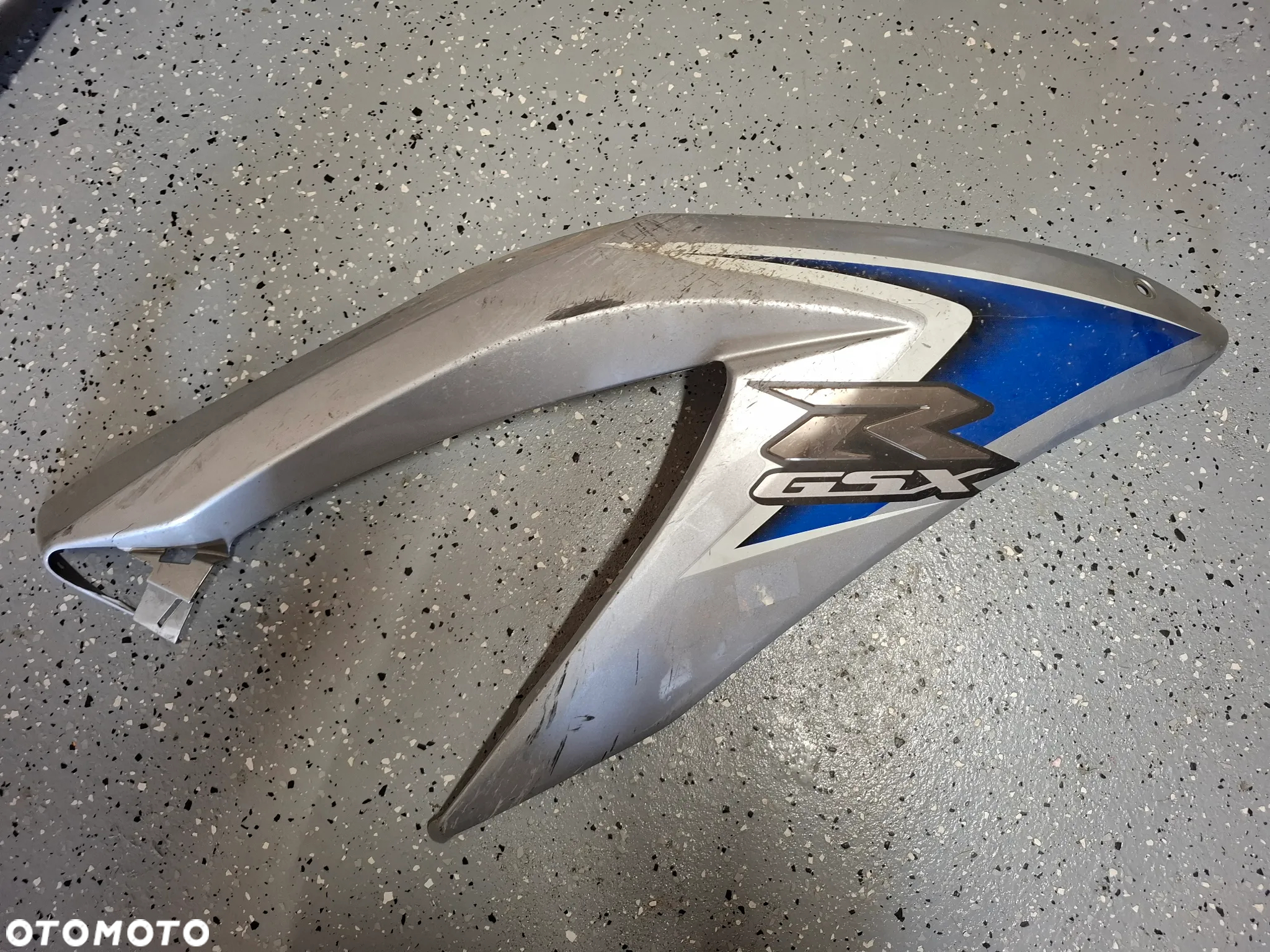 Suzuki GSXR 600 750 K8 K9 L0 owiewka bok boczek - 2