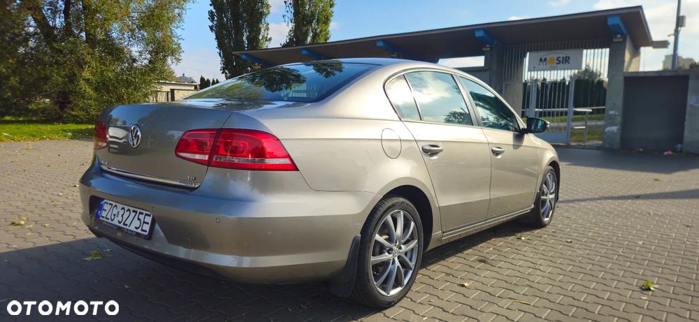 Volkswagen Passat - 3