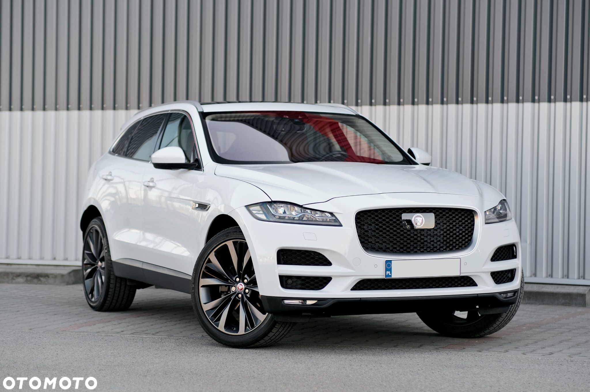 Jaguar F-Pace 30t AWD Portfolio - 1