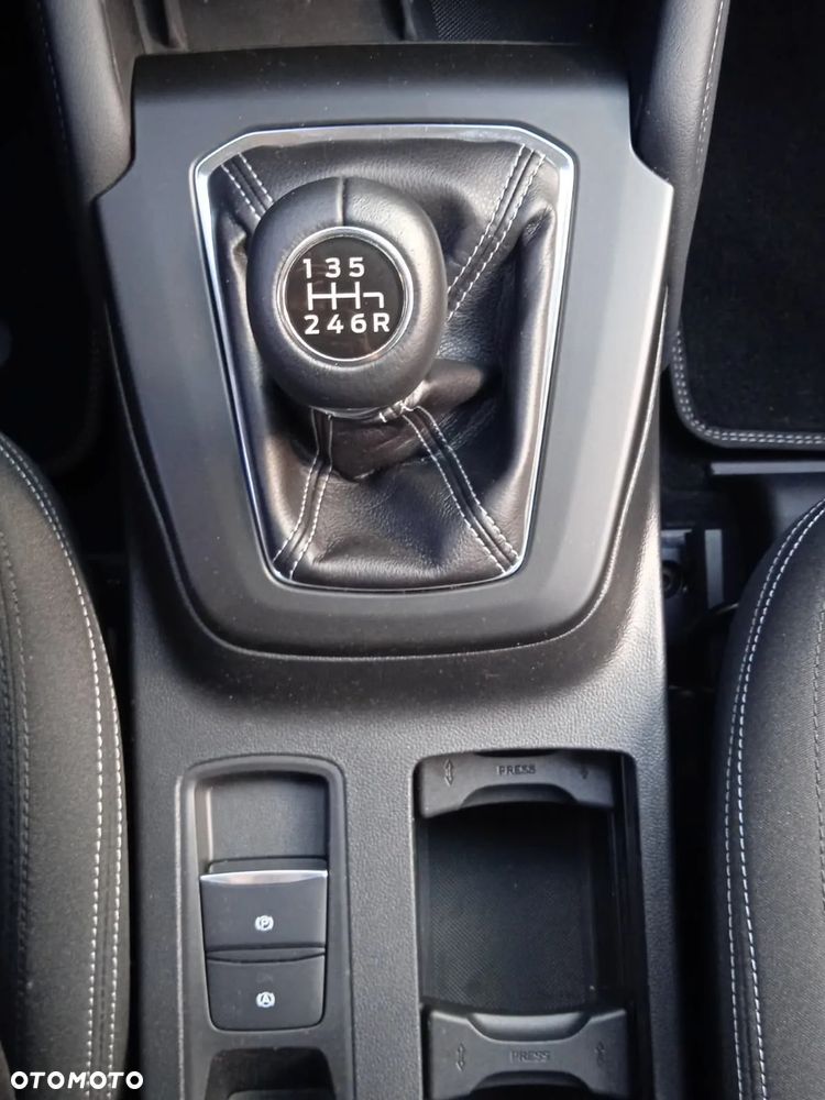 Ford Focus 1.0 EcoBoost Titanium X - 28