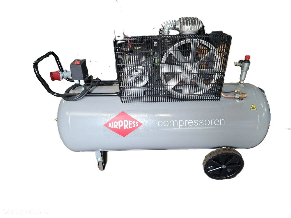 Kompresor dwutłokowy HK 425-200 Pro 10 bar 3 KM/2.2 kW 400V 400 l/min 200 l - 2