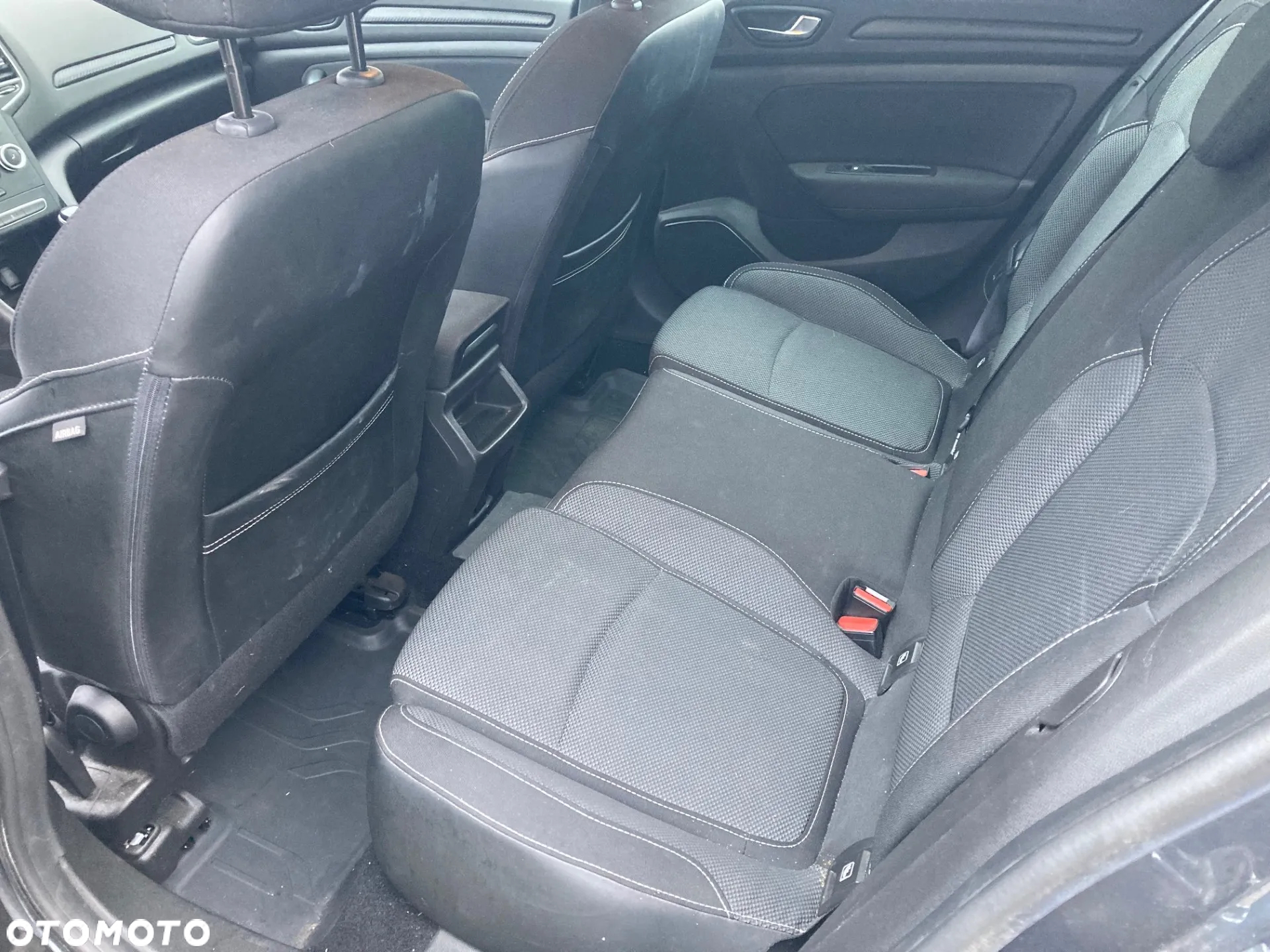 Renault Megane 1.5 Blue dCi Business - 11