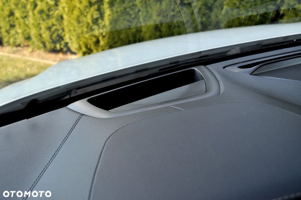 Volvo V60 Cross Country B4 D AWD Plus - 24