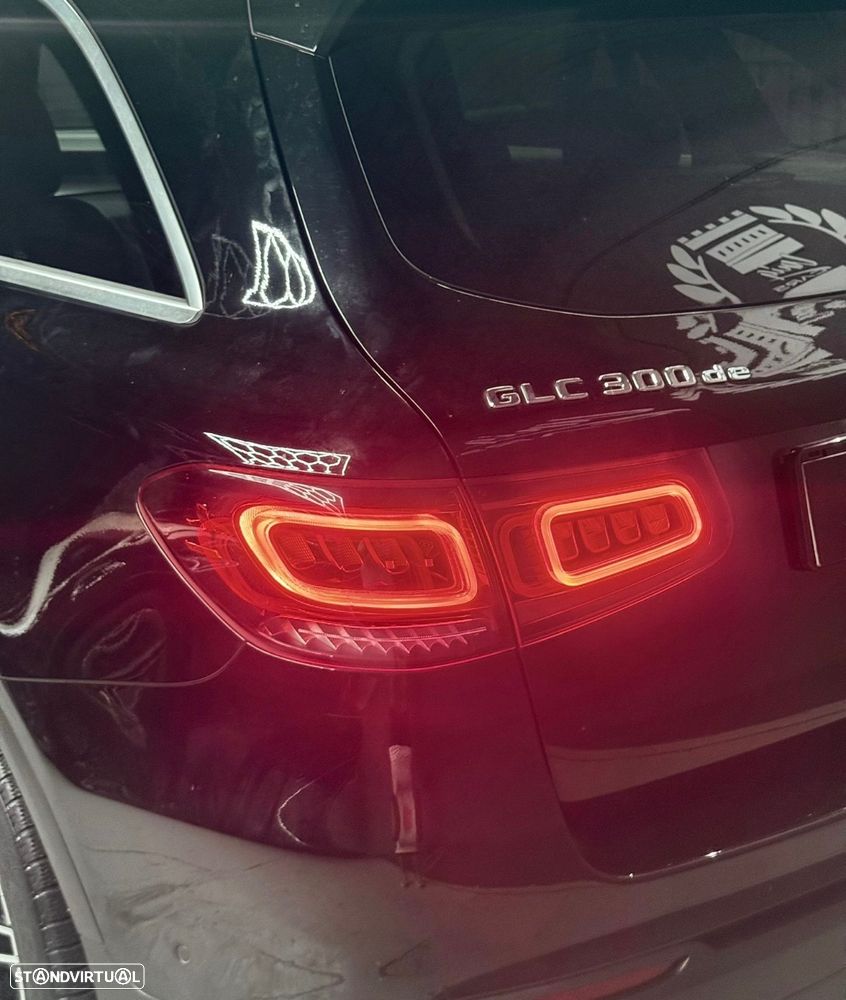 Mercedes-Benz GLC 300 de 4Matic 9G-TRONIC AMG Line - 4