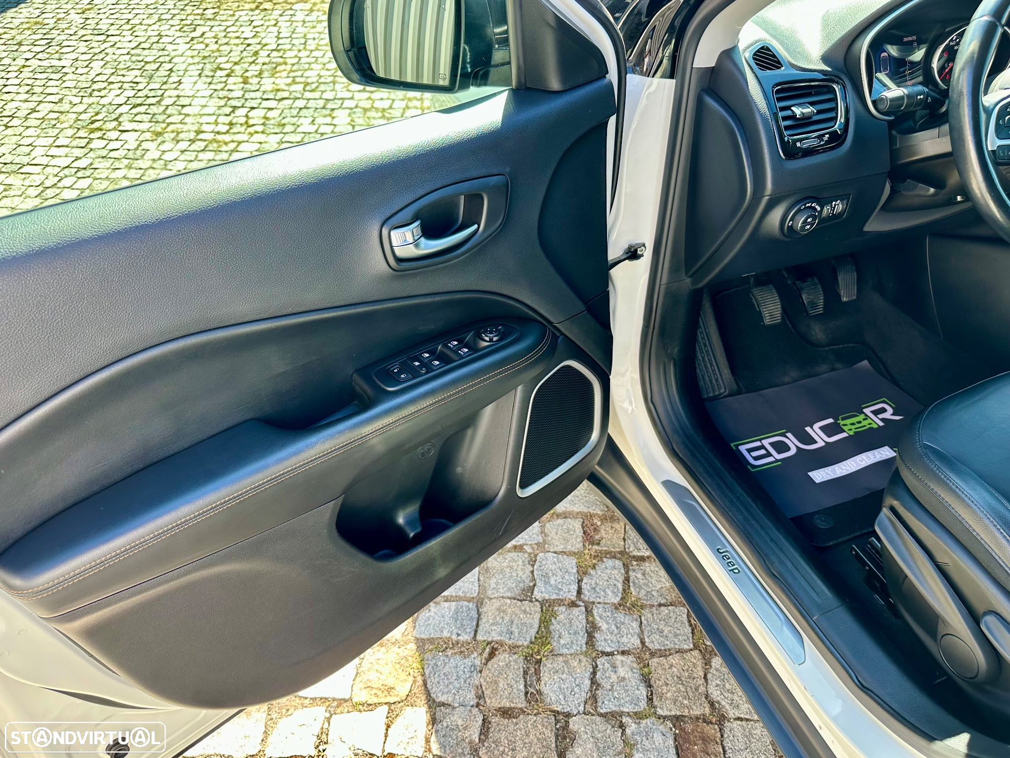 Jeep Compass 1.6 M-Jet Limited - 19