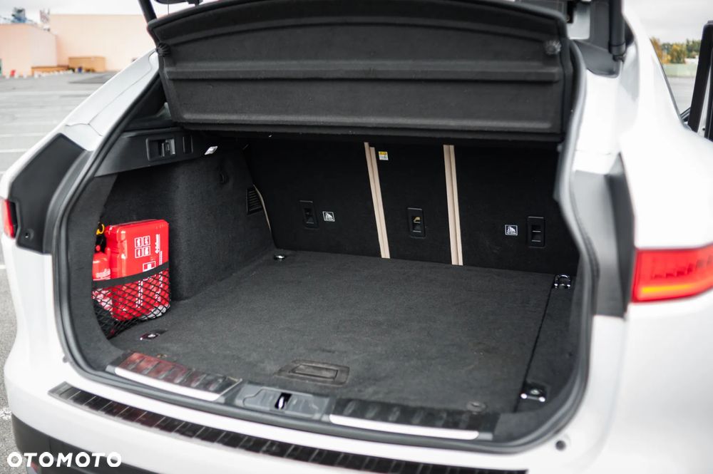 Jaguar F-Pace P250 AWD - 21