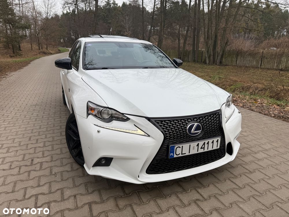 Lexus IS 300h F Sport - 2