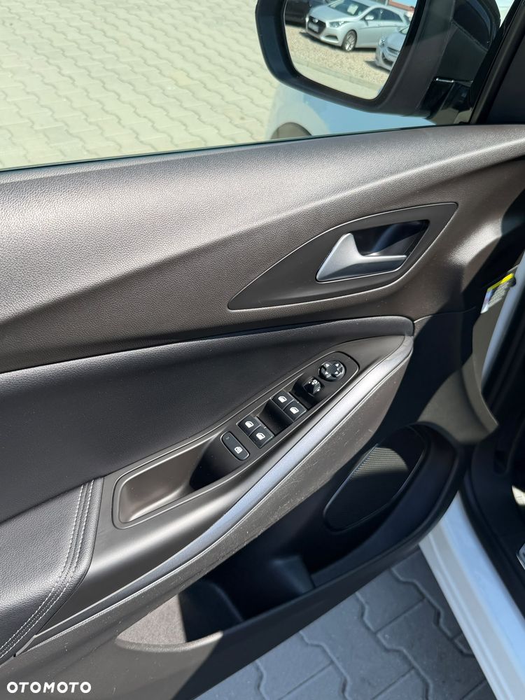Opel Grandland X 1.2 T GPF Innovation S&S - 11