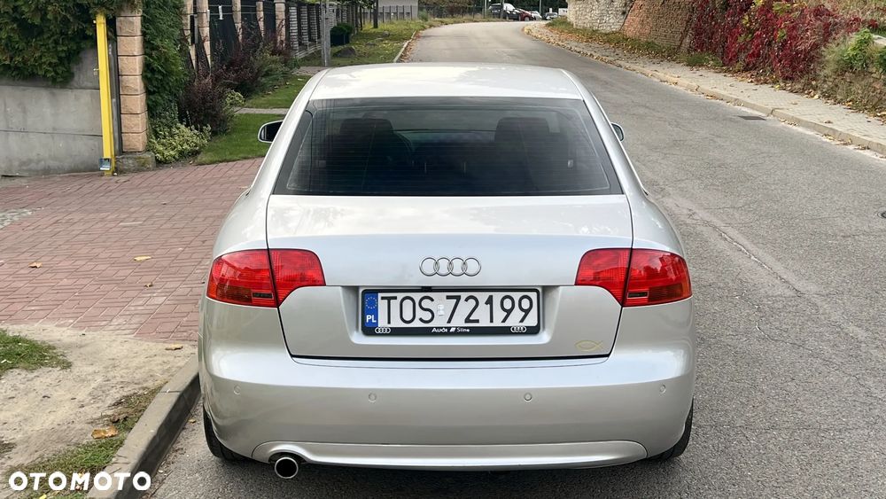 Audi A4 Limousine - 16
