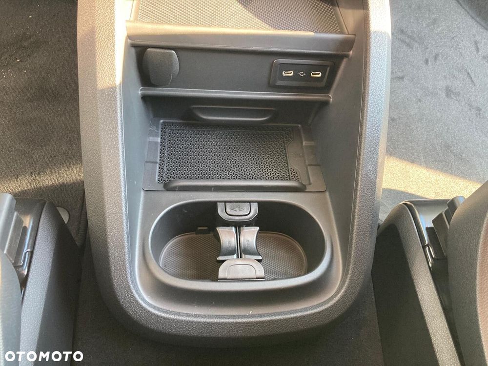 Mercedes-Benz Klasa V - 38