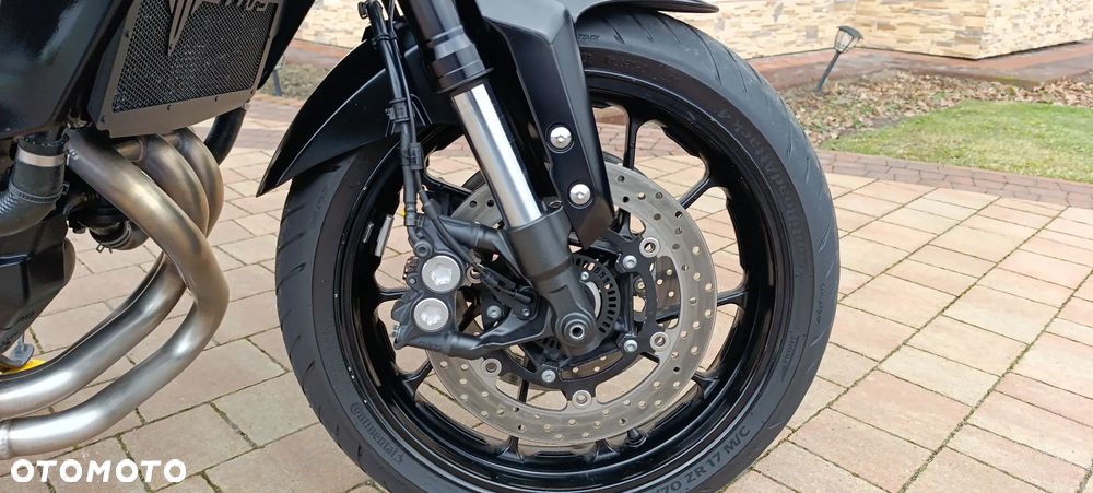 Yamaha MT - 28
