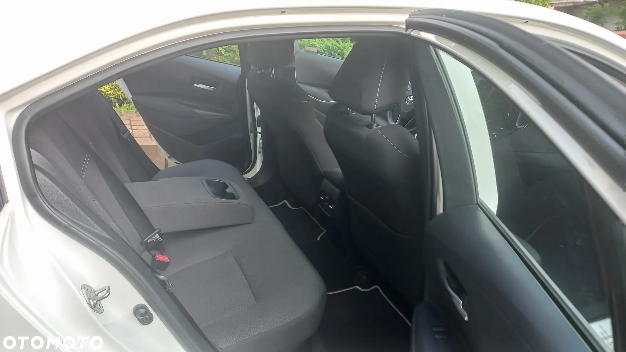 Toyota Corolla 1.8 Hybrid Active - 18