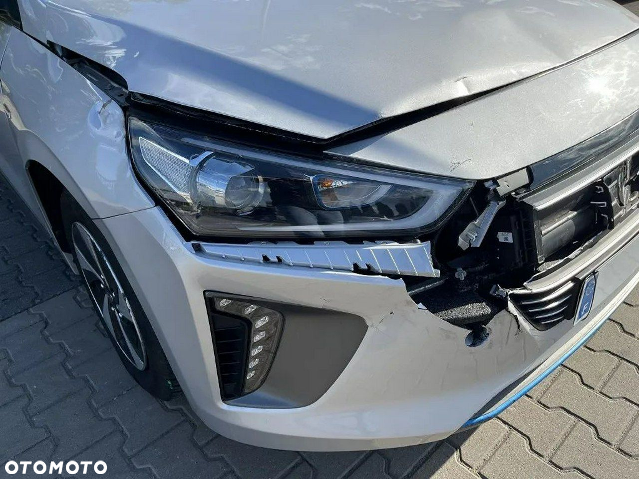 Hyundai IONIQ - 11