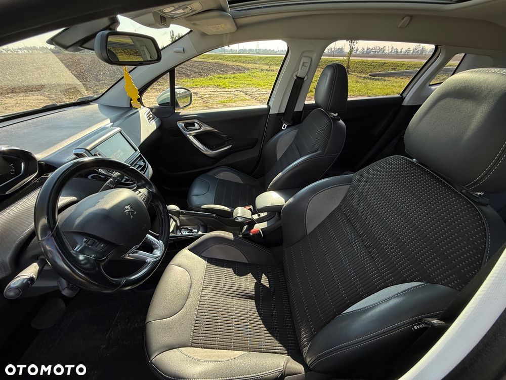 Peugeot 2008 1.2 Pure Tech GPF Allure S&S EAT6 - 8